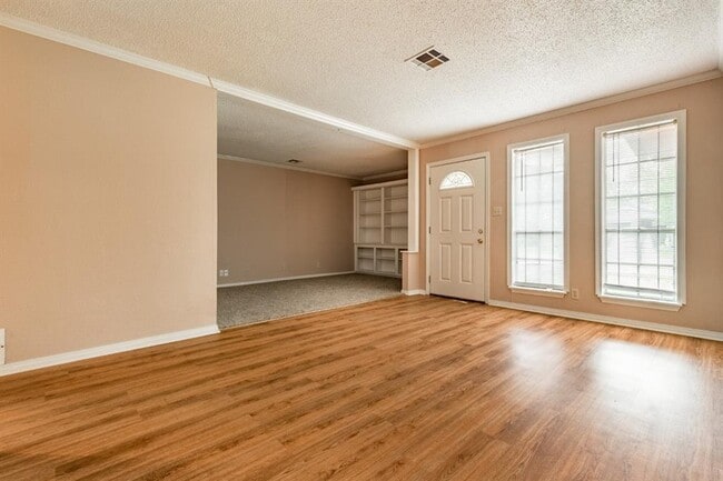 Photo - 1220 E Brooks St