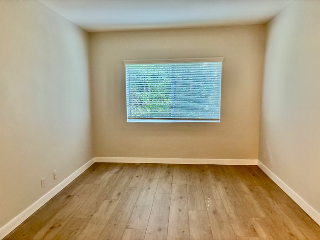 Photo - 812 Westmount Dr Unit 16