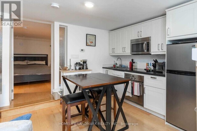 Photo - 105 Chatsworth Dr Unit 3