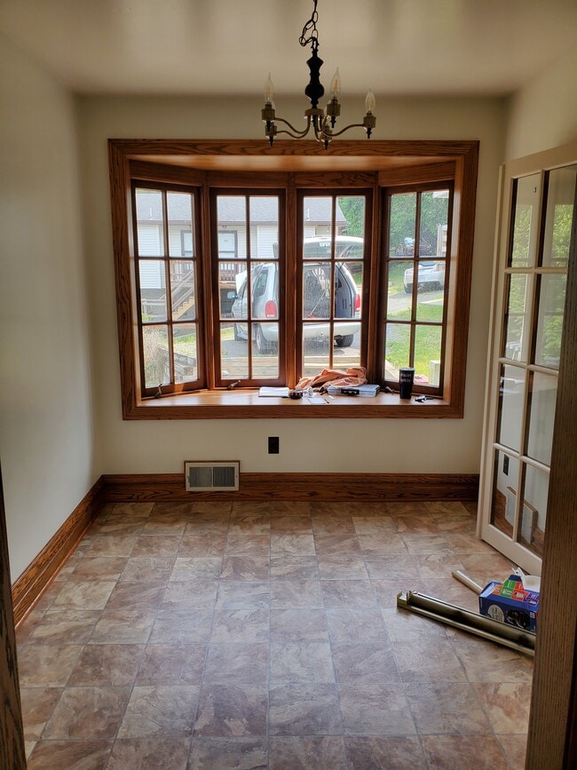 Photo - 384 Gilmore St