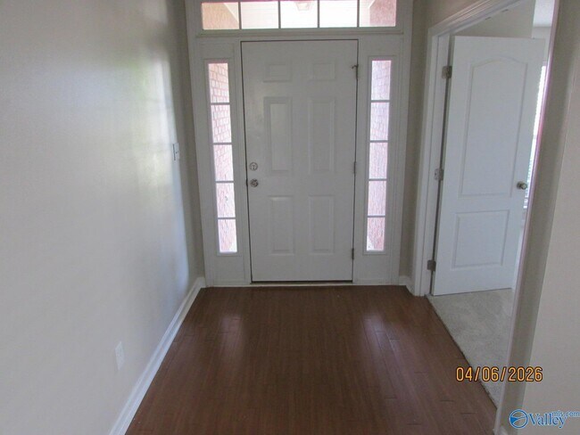 Photo - 226 Shadow Ct SW