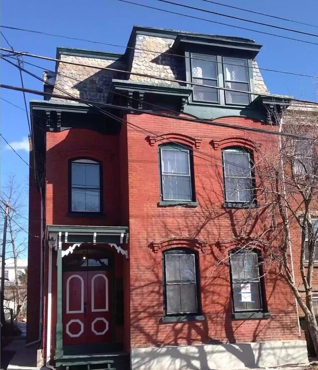 Building Photo - 29 N Bridge St Unit 1 Rental