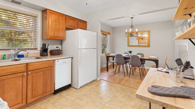 Photo - 1421 N Washington St