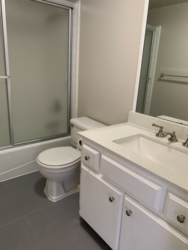 Upstairs Bathroom - 56 N Michigan Ave Unit 2