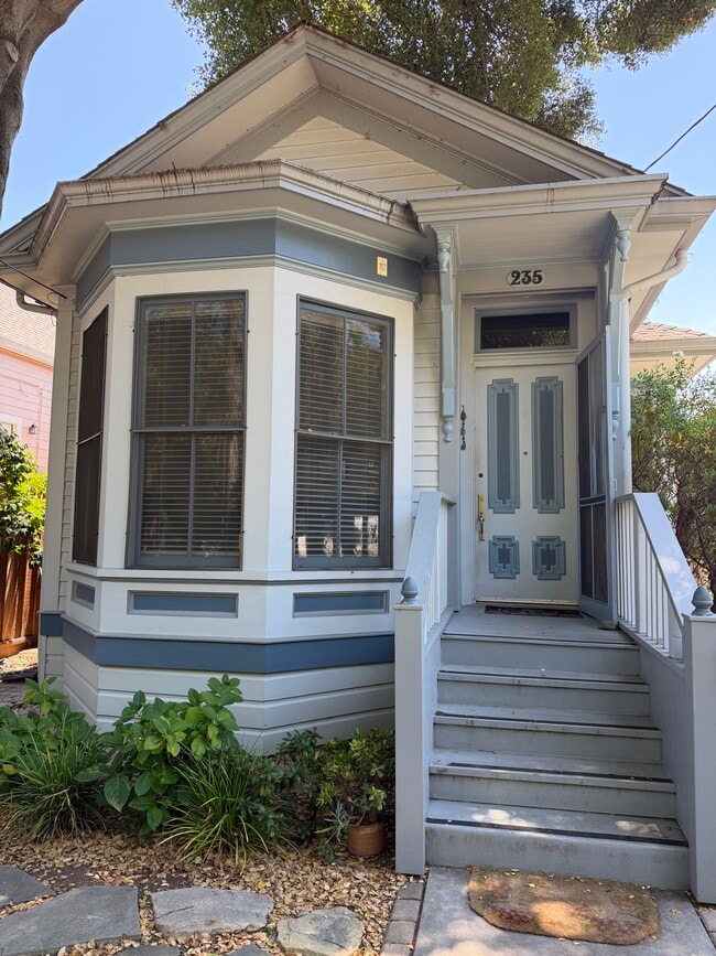 Photo - 235 Union St