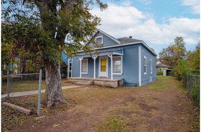 318 Vine St