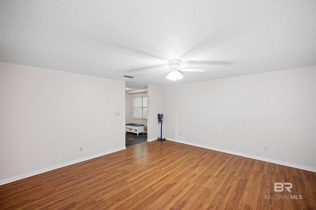 Photo - 620 S Oak St