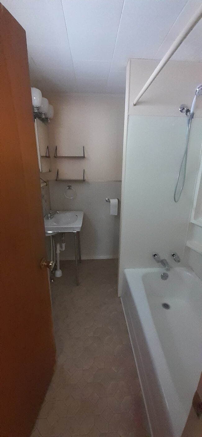 Photo - 201 Railroad St Unidad 201