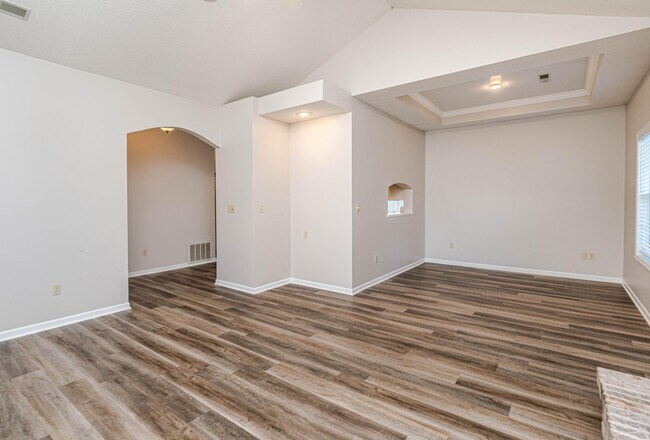 Photo - 1416 Whitburn Dr
