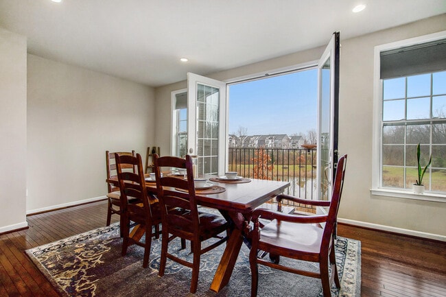 Photo - 2765 Ashcombe Dr.