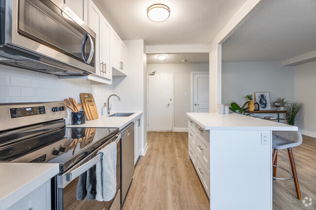 Kitchen 1 - 71 Parkwoods Village