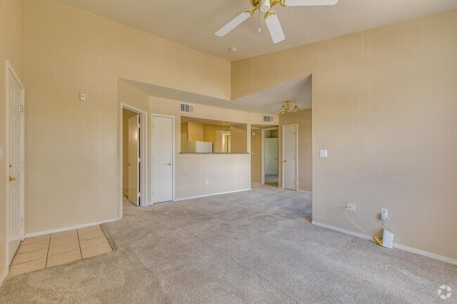 2 BR, 2 BA (Classic) - 900 SF