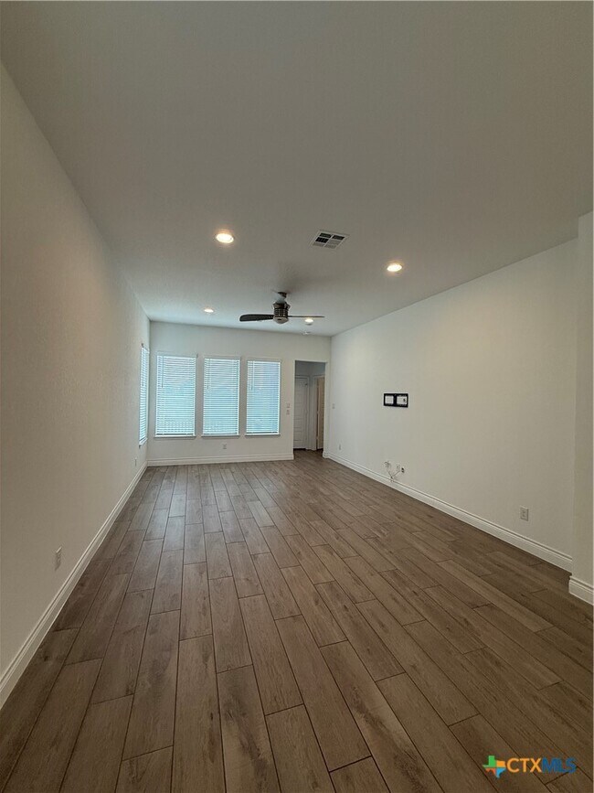 Photo - 259 Bodensee Pl