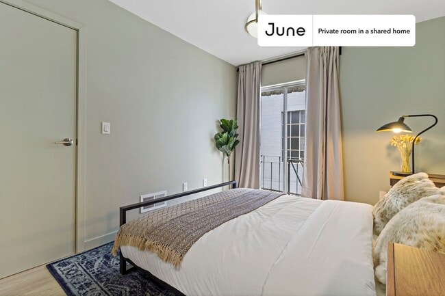 Photo - Room in Shared 5 bed/3.5 bath home Unidad E