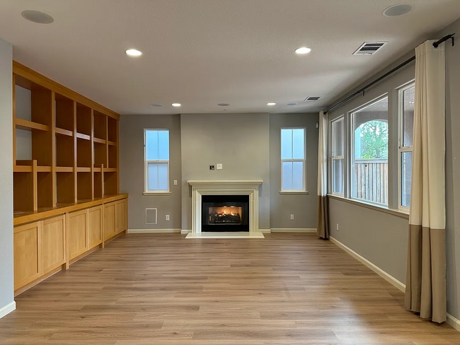 Building Photo - 3003 Enfield St