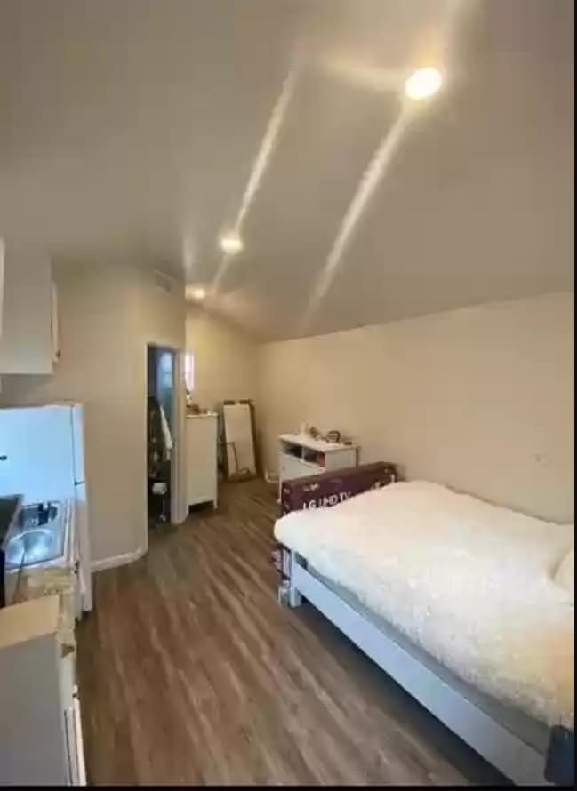 2240 Elm Ave Unit B
