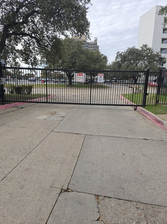 Photo - 7900 Brookriver Dr