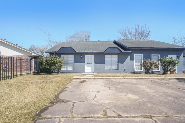 Building Photo - 508 N Texas Ave Unit B