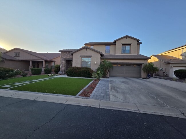 Photo - 3354 E Grand Canyon Dr House