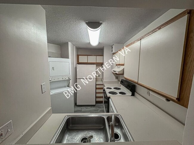 Photo - 900 N Stafford St