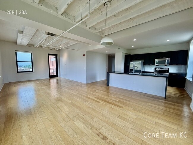 Building Photo - 217 W Pershing Rd Unit 610