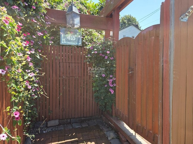 Photo - Turney St LO Unit Turney St Front LO
