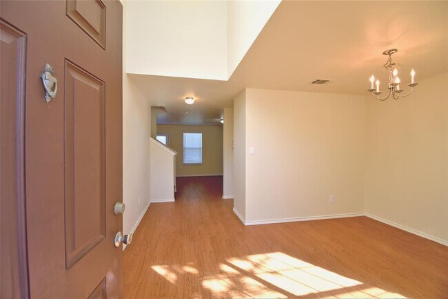 Photo - 106 Phillips St