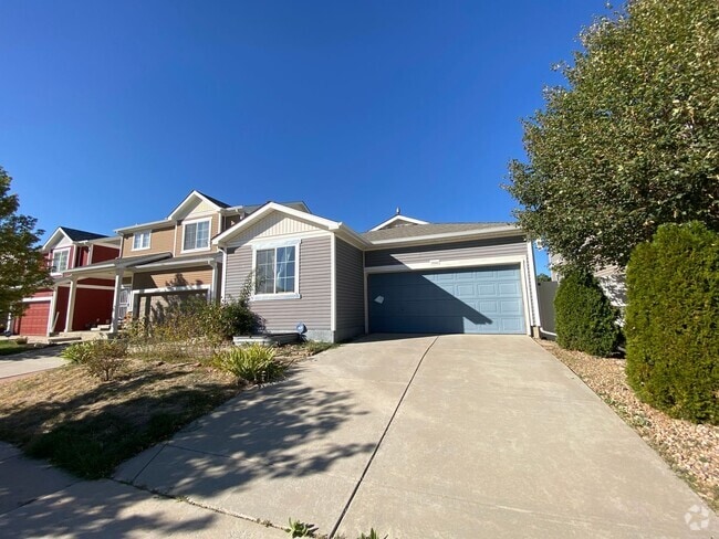 Building Photo - Three bathroom three bedroom home for rent
