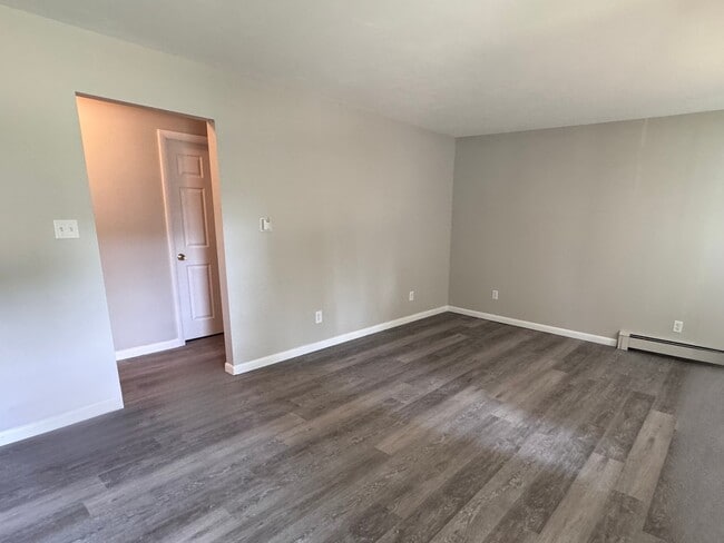 Photo - 114 N Chase St