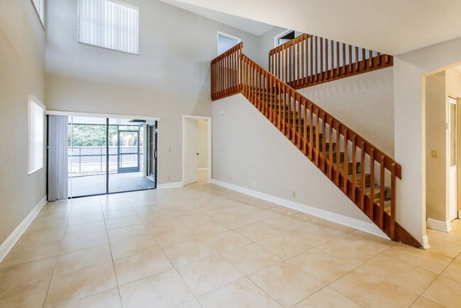 Photo - 578 Lakeside Cir