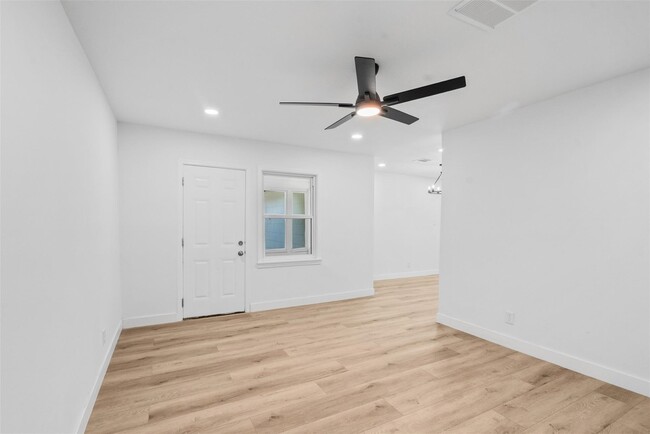 Photo - 5023 Cosby St