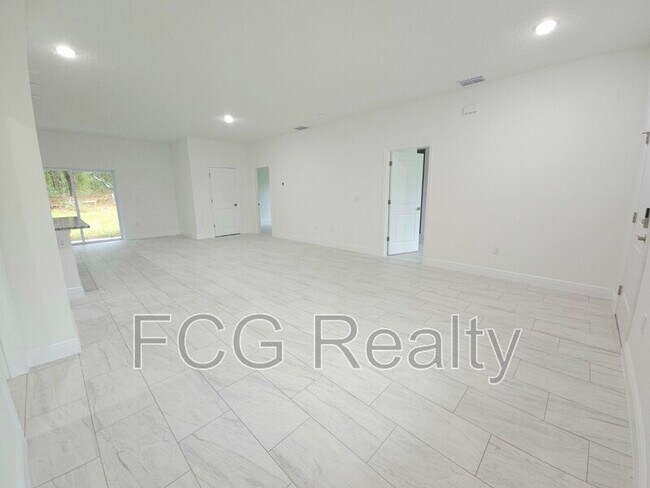 Photo - 7968 N Hillview Cir