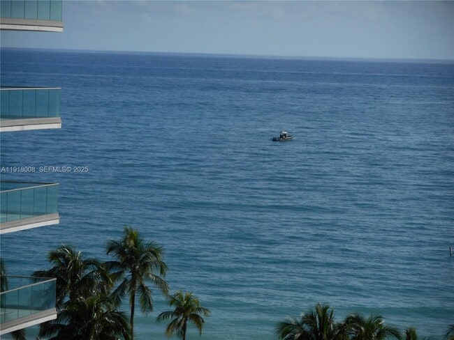 Photo - 10185 Collins Ave Unidad 1002