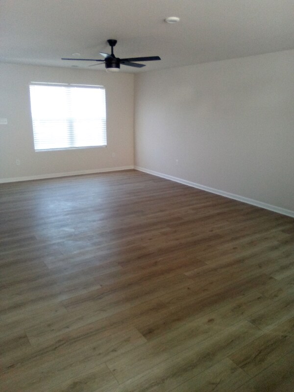 Photo - 3905 Clyde St