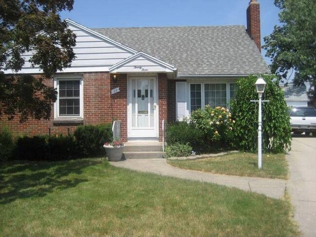 Building Photo - 23 Springwood Ct