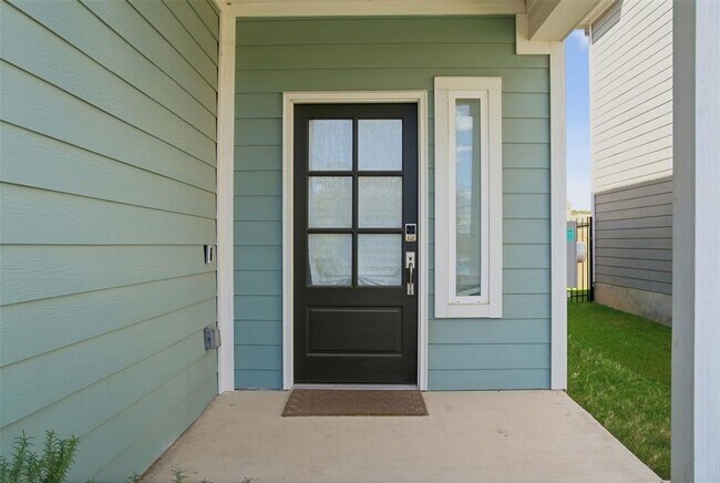 Photo - 13606 Long Is Dr