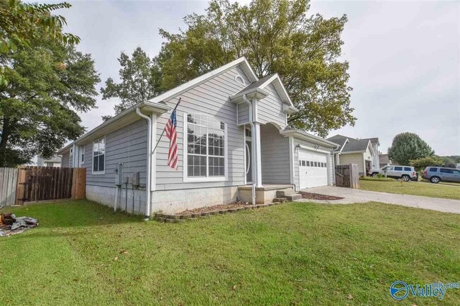 Photo - 2542 Bonnie Oaks Dr SW