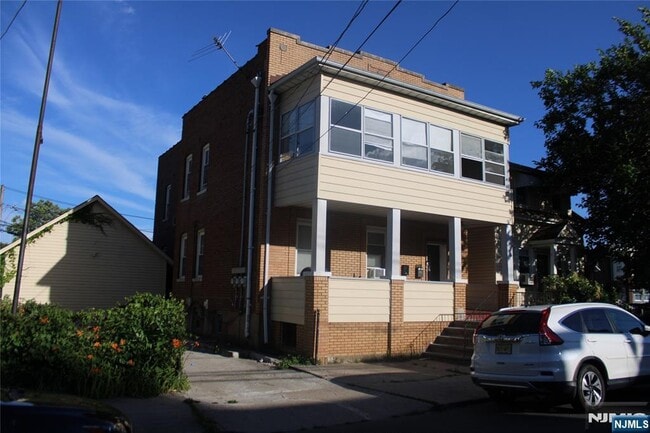 Building Photo - 74 Westminster Pl