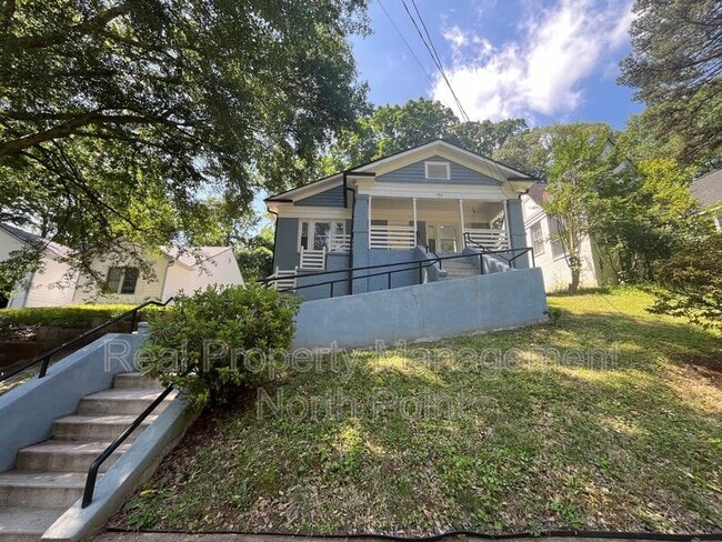 Photo - 954 Byron Dr SW