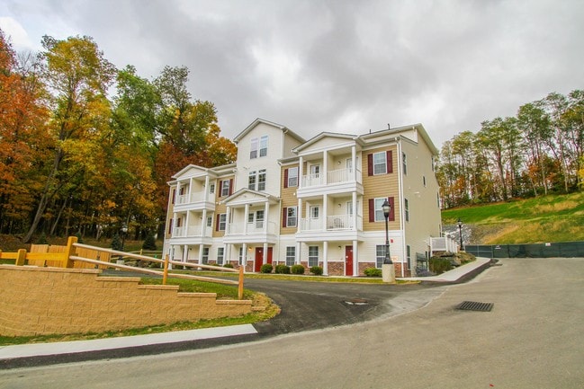 Edificio - Creekside Commons