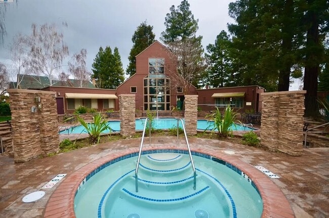 Photo - 820 Catkin Ct Unit 820