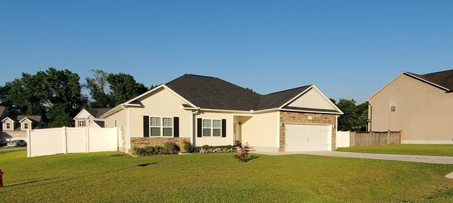 Photo - 158 Backfield Pl