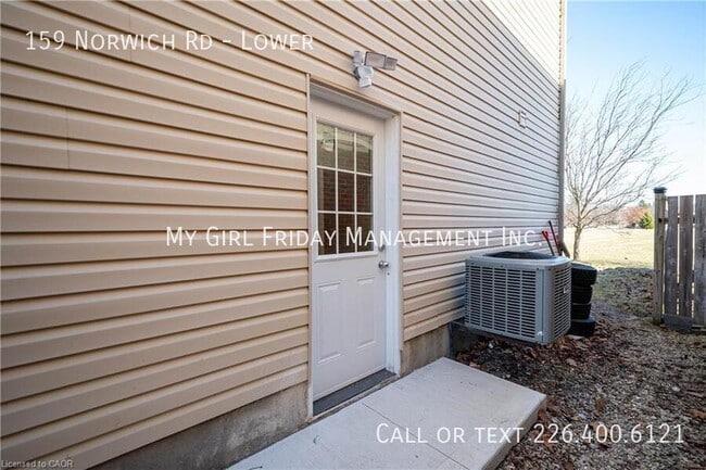 Building Photo - Charming and Cozy Basement Apartment! Unit Lower