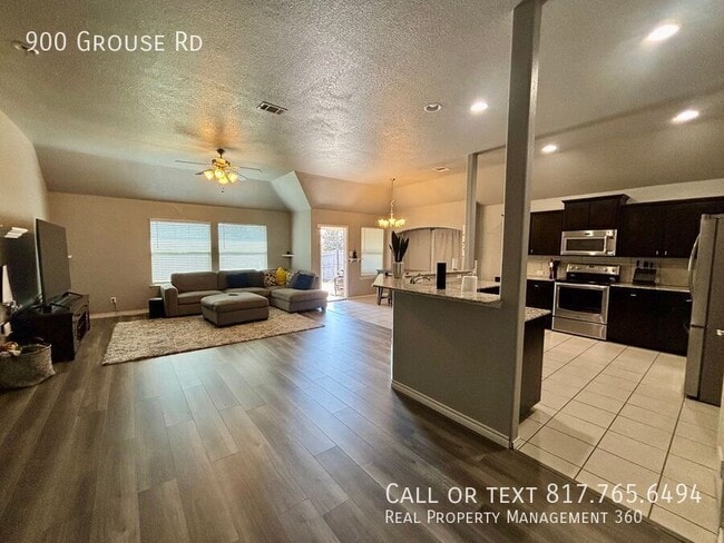 Photo - 900 Grouse Rd