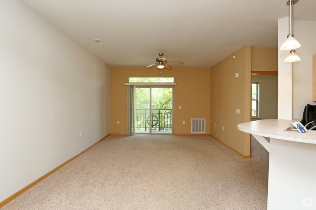 2BR, 2BA + Den - Bel Mora