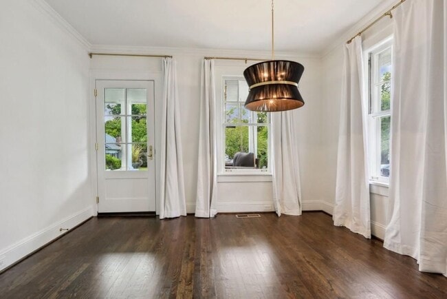 Photo - 2140 Fairhaven Cir NE