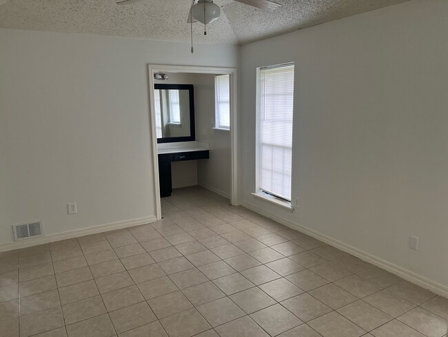 Photo - 2524 Downs Cir