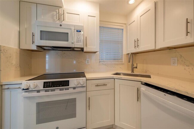 3101 NE 47th Ct Unidad 504