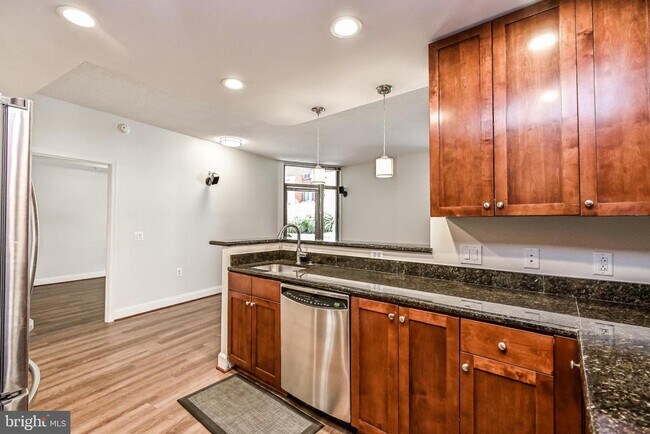 Photo - 3600 S Glebe Rd Unidad 228W