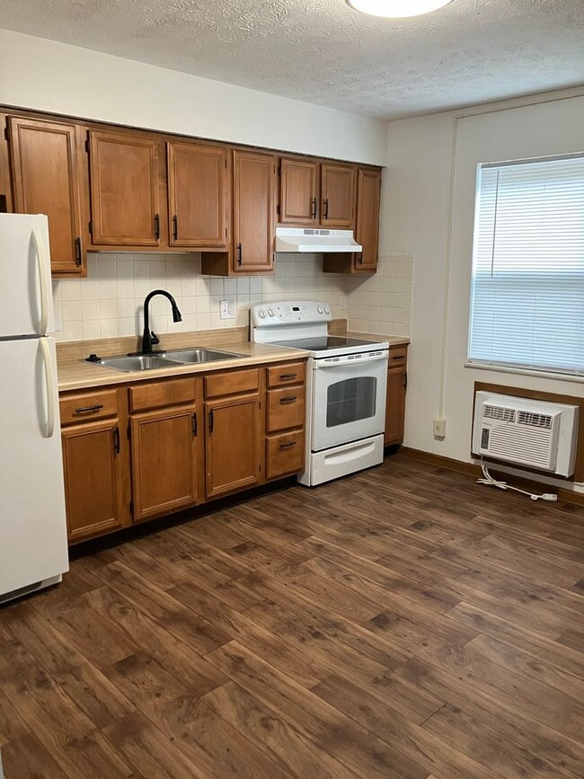 Photo - 2 Bedroom Townhome, Quiet Neighborhood! Unit 1200-A Bunker Hill